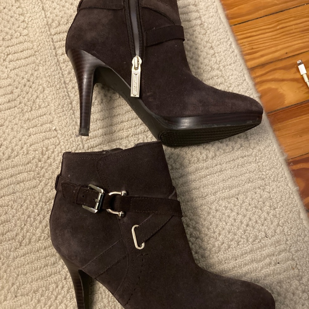 Tommy Hilfiger brown suede platform boots size 6